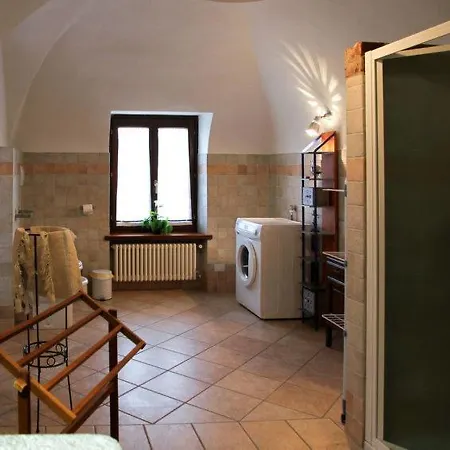 Sleeps 12 Pool Wifi Riforano