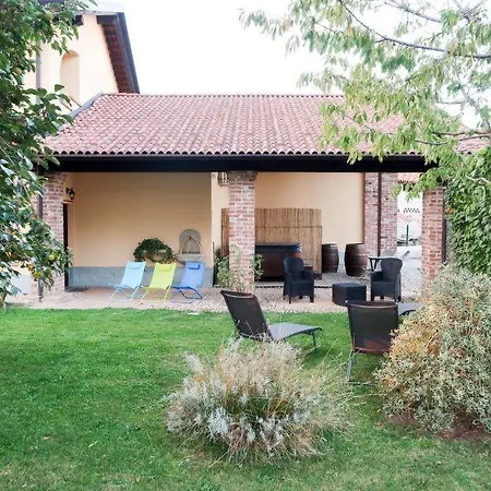 Casa de Férias Sleeps 12 Pool Wifi Riforano