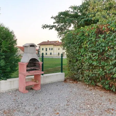 Casa de Férias Sleeps 12 Pool Wifi Riforano